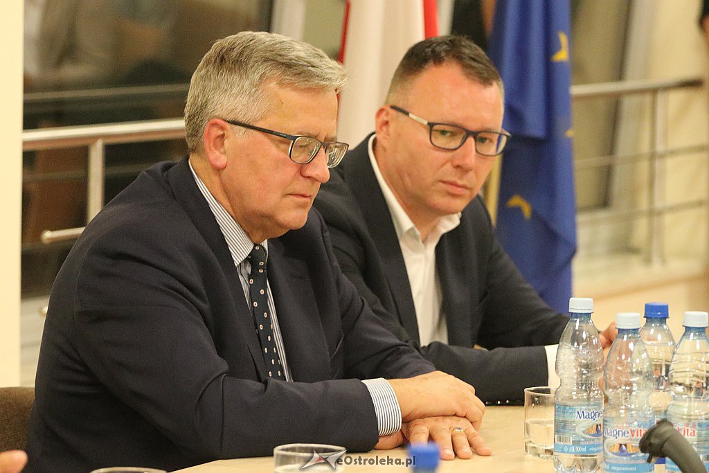 Bronisław Komorowski w Ostrołęce [04.10.2019] - zdjęcie #4 - eOstroleka.pl
