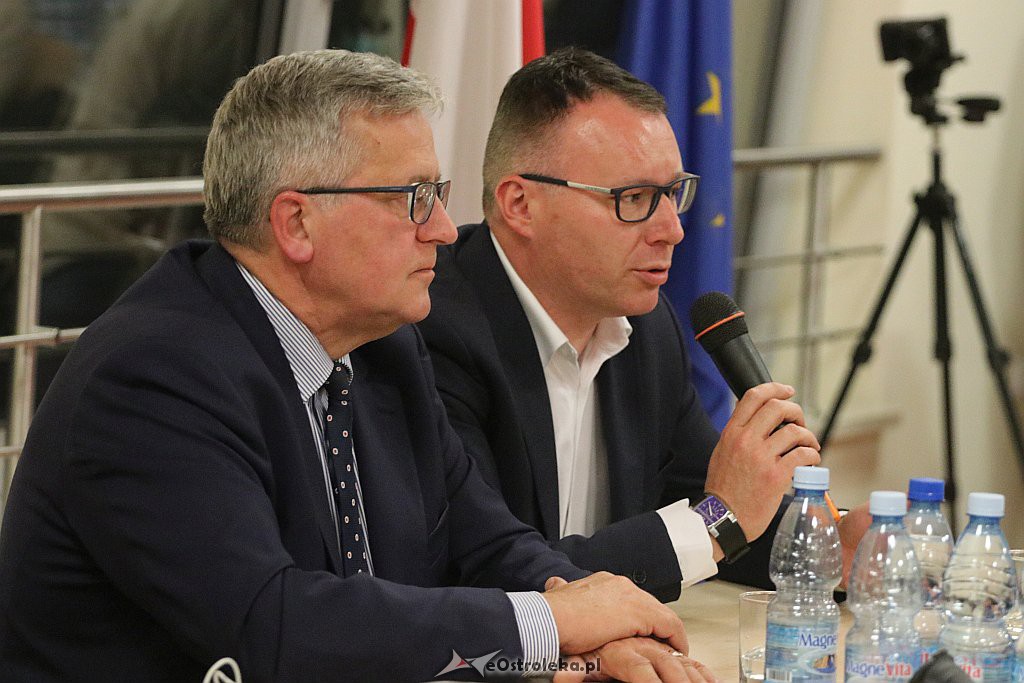 Bronisław Komorowski w Ostrołęce [04.10.2019] - zdjęcie #1 - eOstroleka.pl