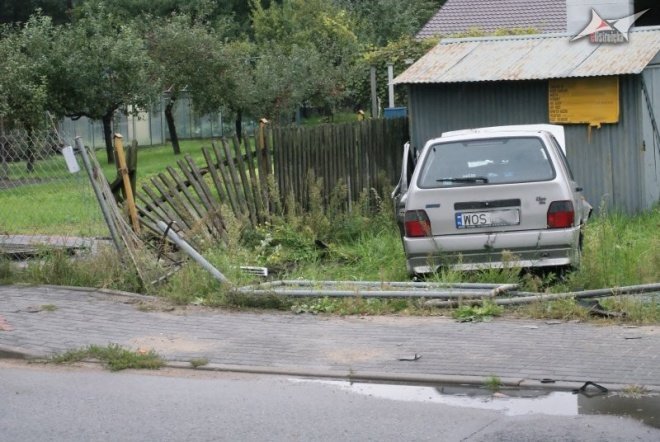 Wypadek na ul. Ławskiej - zdjęcie #9 - eOstroleka.pl