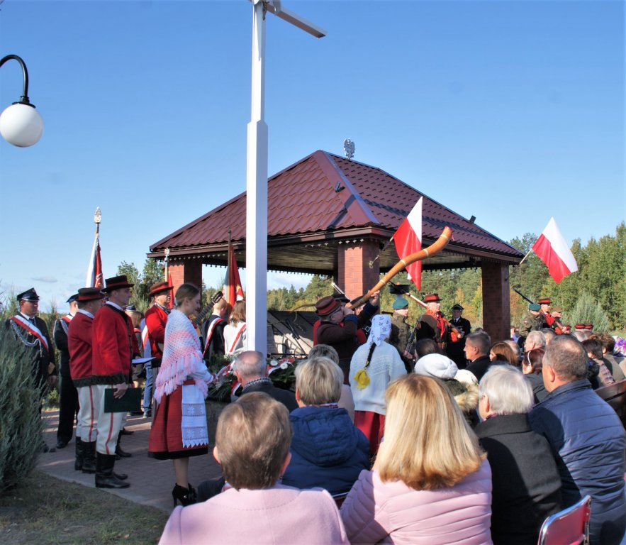 Pusta Noc i 75. rocznica pacyfikacji wsi Bandysie [06.10.2019] - zdjęcie #8 - eOstroleka.pl