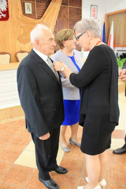 Myszyniec: Wręczono medale za długoletnie pożycie małżeńskie [ZDJĘCIA] - zdjęcie #16 - eOstroleka.pl