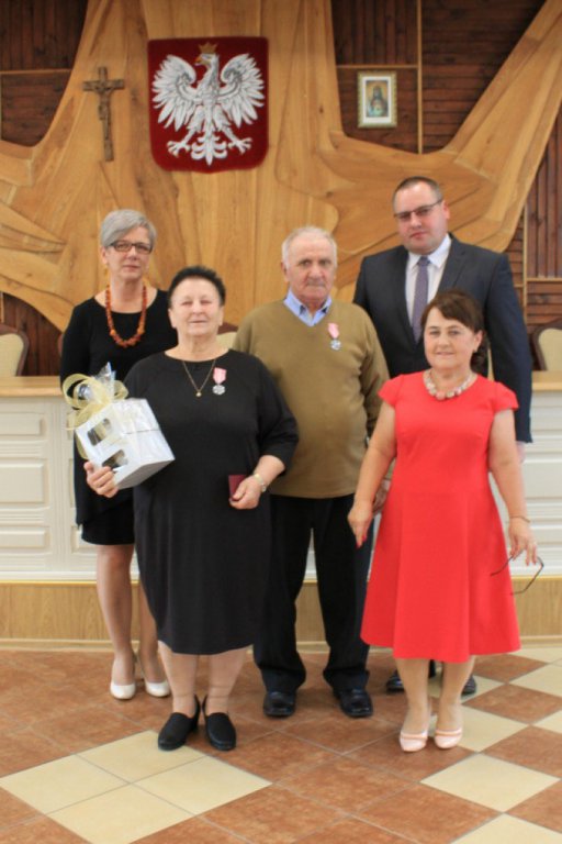 Myszyniec: Wręczono medale za długoletnie pożycie małżeńskie [ZDJĘCIA] - zdjęcie #31 - eOstroleka.pl