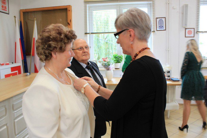 Myszyniec: Wręczono medale za długoletnie pożycie małżeńskie [ZDJĘCIA] - zdjęcie #35 - eOstroleka.pl