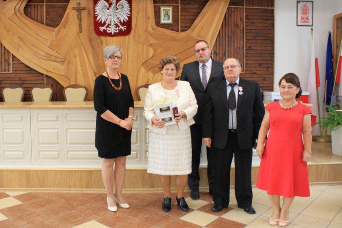 Myszyniec: Wręczono medale za długoletnie pożycie małżeńskie [ZDJĘCIA] - zdjęcie #37 - eOstroleka.pl