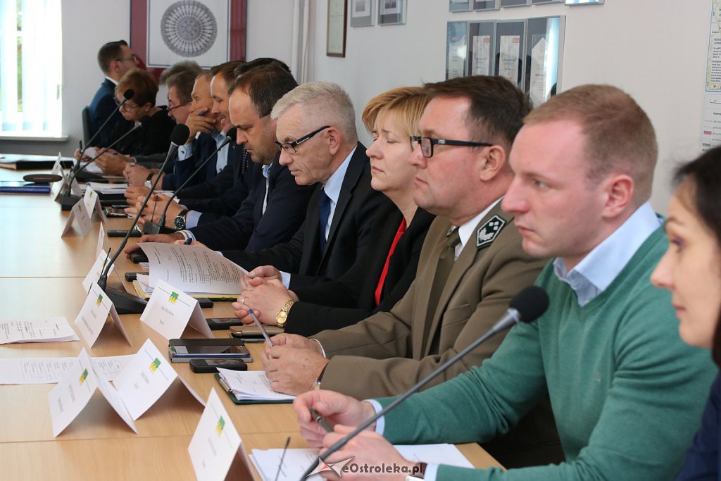 XI sesja Rady Powiatu w Ostrołęce [11.10.2019] - zdjęcie #13 - eOstroleka.pl