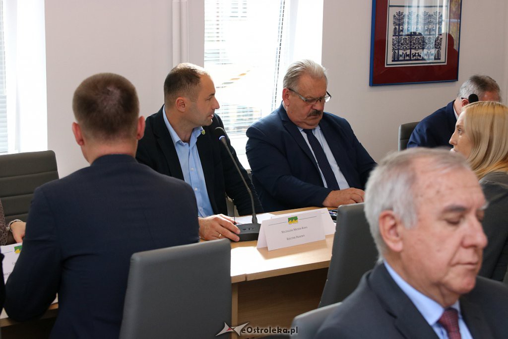 XI sesja Rady Powiatu w Ostrołęce [11.10.2019] - zdjęcie #15 - eOstroleka.pl