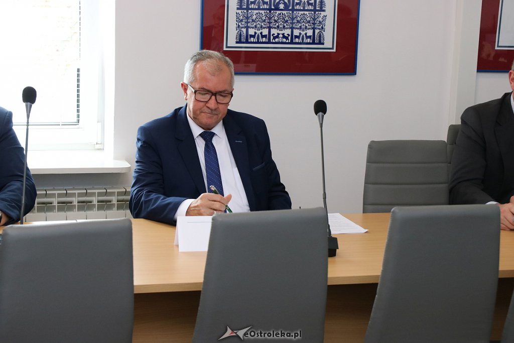 XI sesja Rady Powiatu w Ostrołęce [11.10.2019] - zdjęcie #16 - eOstroleka.pl
