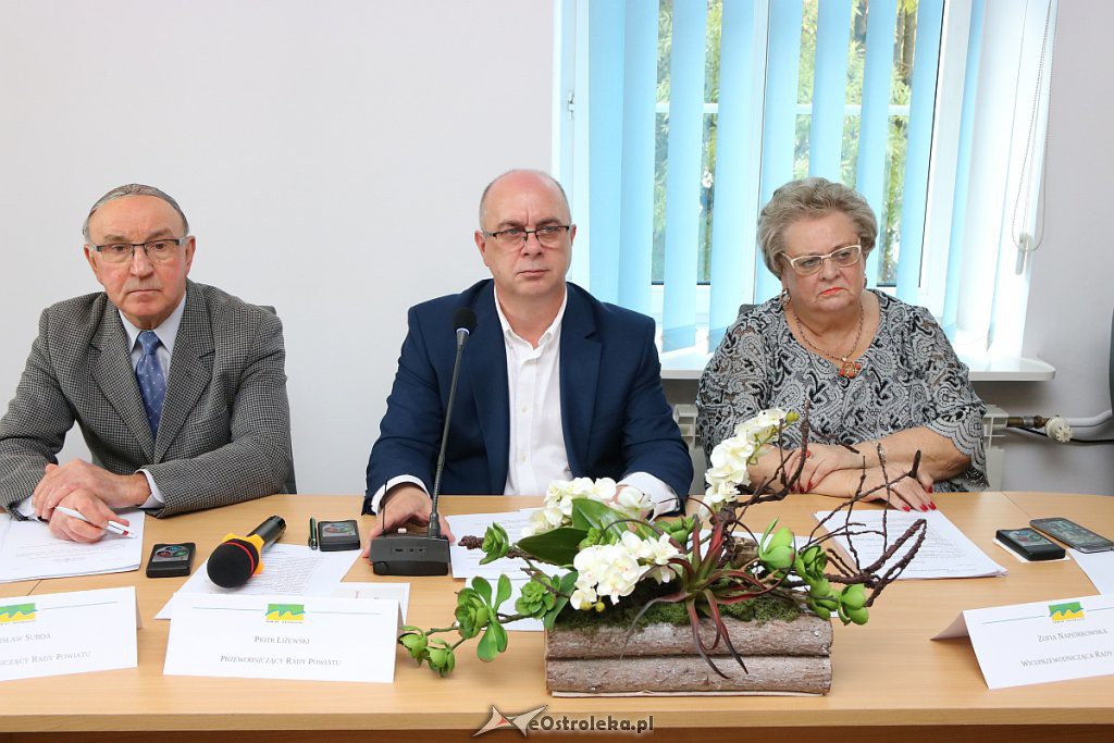 XI sesja Rady Powiatu w Ostrołęce [11.10.2019] - zdjęcie #30 - eOstroleka.pl