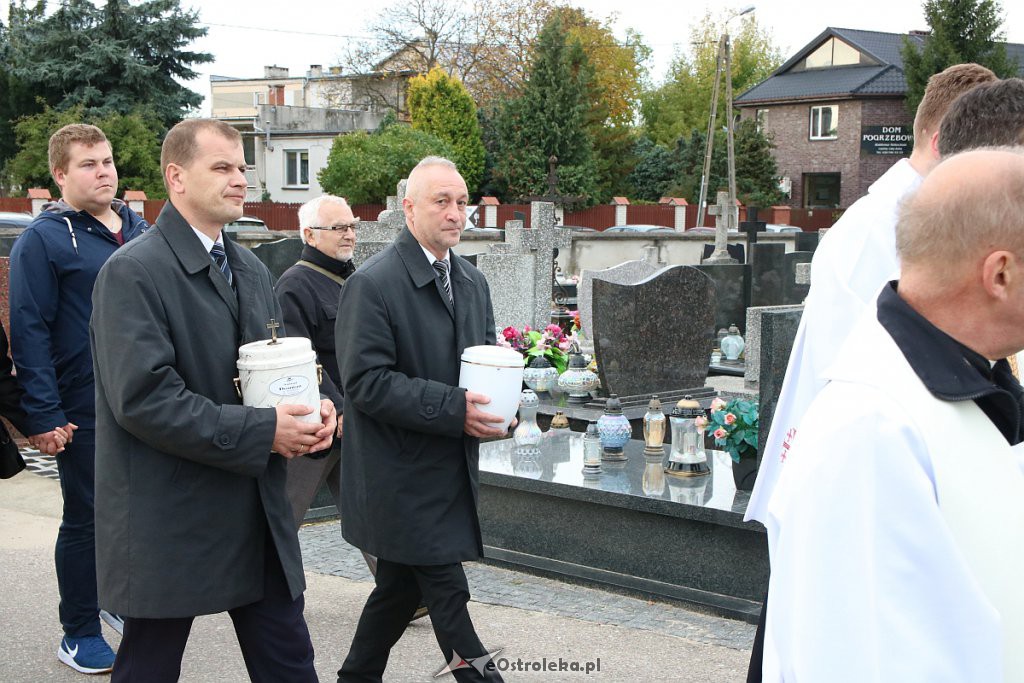 Pogrzeb Dzieci Utraconych na ostrołęckim cmentarzu [12.10.2019] - zdjęcie #3 - eOstroleka.pl