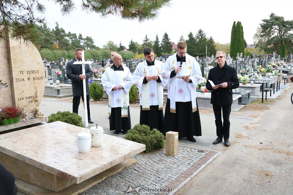 Pogrzeb Dzieci Utraconych na ostrołęckim cmentarzu [12.10.2019] - zdjęcie #5 - eOstroleka.pl
