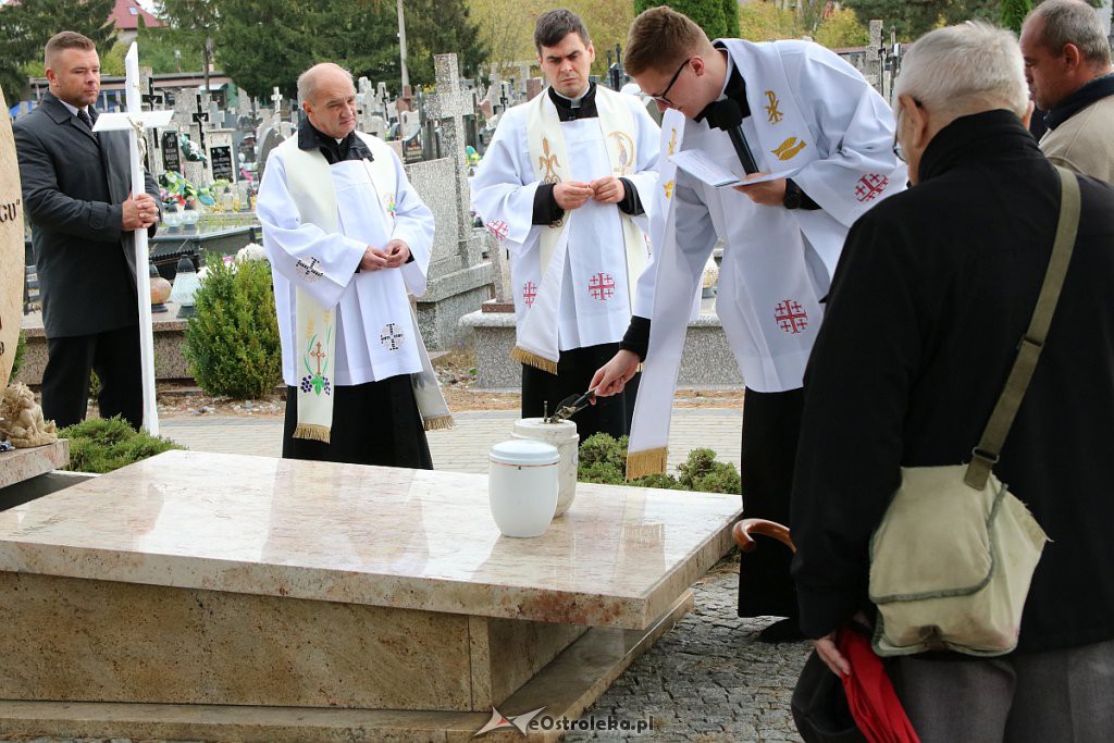 Pogrzeb Dzieci Utraconych na ostrołęckim cmentarzu [12.10.2019] - zdjęcie #11 - eOstroleka.pl