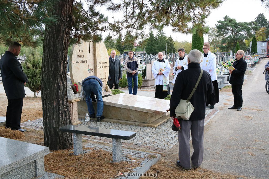 Pogrzeb Dzieci Utraconych na ostrołęckim cmentarzu [12.10.2019] - zdjęcie #13 - eOstroleka.pl