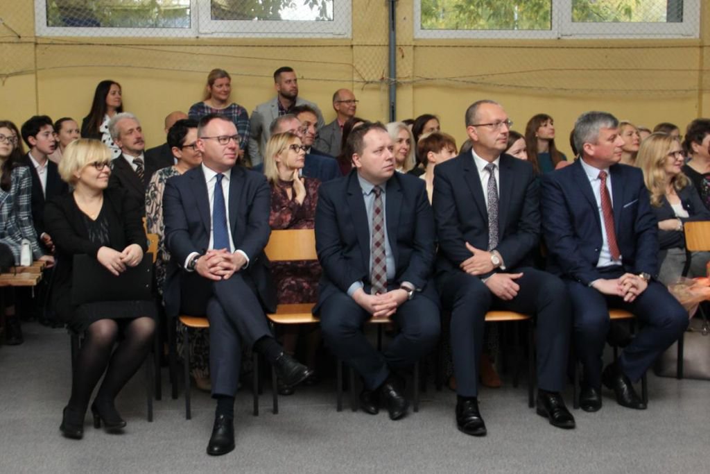 Uroczystość z okazji „Dnia Nauczyciela” w I LO [14.10.2019] - zdjęcie #2 - eOstroleka.pl