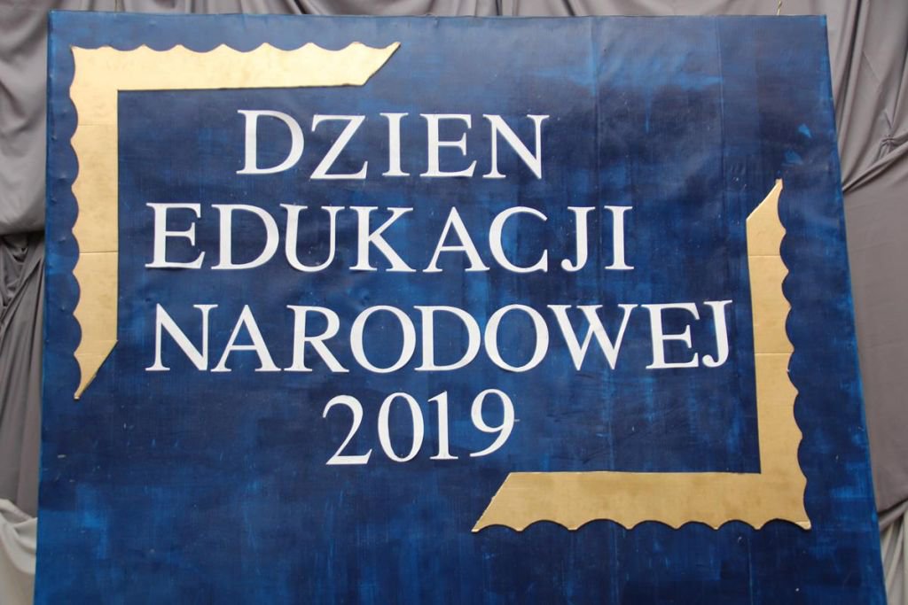 Uroczystość z okazji „Dnia Nauczyciela” w I LO [14.10.2019] - zdjęcie #1 - eOstroleka.pl