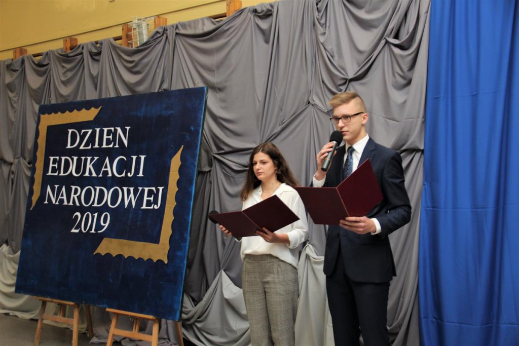 Uroczystość z okazji „Dnia Nauczyciela” w I LO [14.10.2019] - zdjęcie #38 - eOstroleka.pl