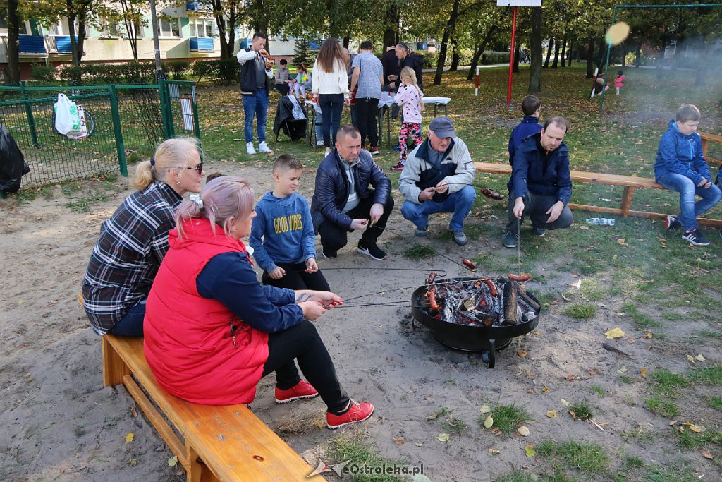 Rodzinne ognisko z Radą Osiedla Starosty Kosa [14.10.2019] - zdjęcie #8 - eOstroleka.pl