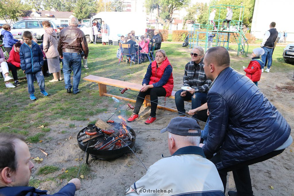 Rodzinne ognisko z Radą Osiedla Starosty Kosa [14.10.2019] - zdjęcie #16 - eOstroleka.pl