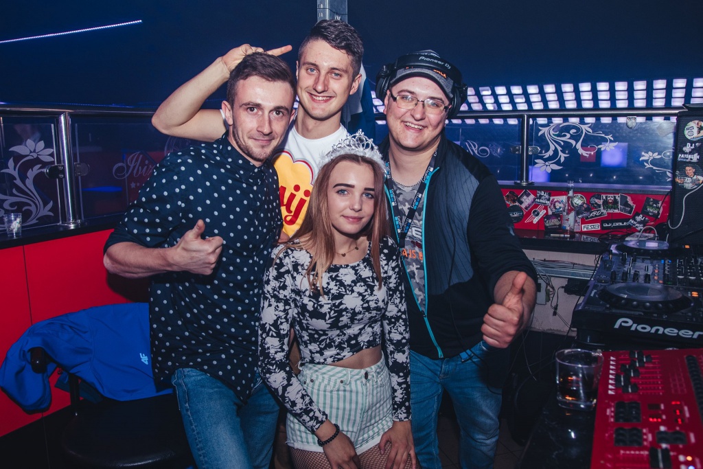 Laserowe Show w Clubie Ibiza Zalesie [16.10.2019] - zdjęcie #2 - eOstroleka.pl