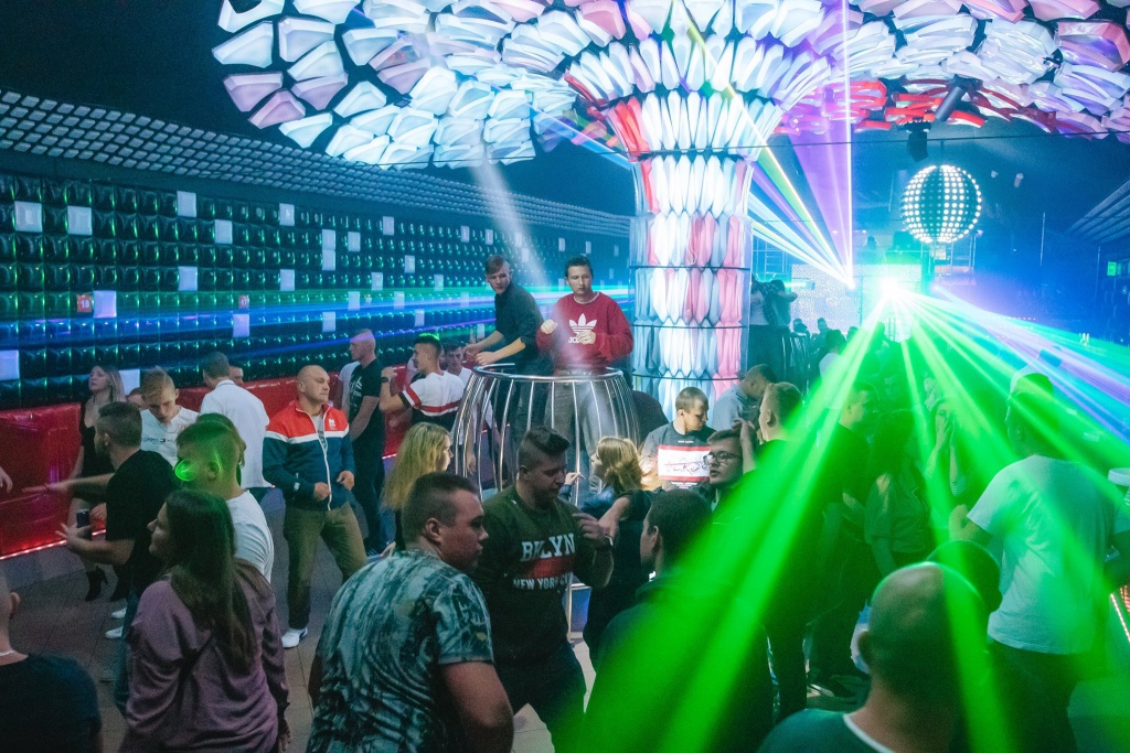 Laserowe Show w Clubie Ibiza Zalesie [16.10.2019] - zdjęcie #9 - eOstroleka.pl