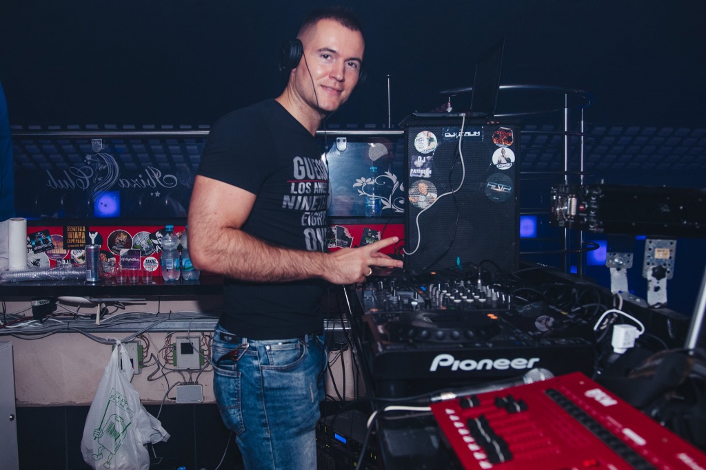 Laserowe Show w Clubie Ibiza Zalesie [16.10.2019] - zdjęcie #30 - eOstroleka.pl
