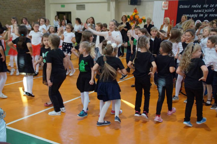 Dzień Edukacji Narodowej w ostrołęckiej „piątce” [14.10.2019] - zdjęcie #33 - eOstroleka.pl