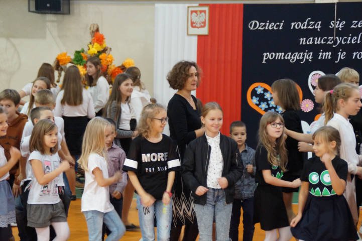 Dzień Edukacji Narodowej w ostrołęckiej „piątce” [14.10.2019] - zdjęcie #98 - eOstroleka.pl