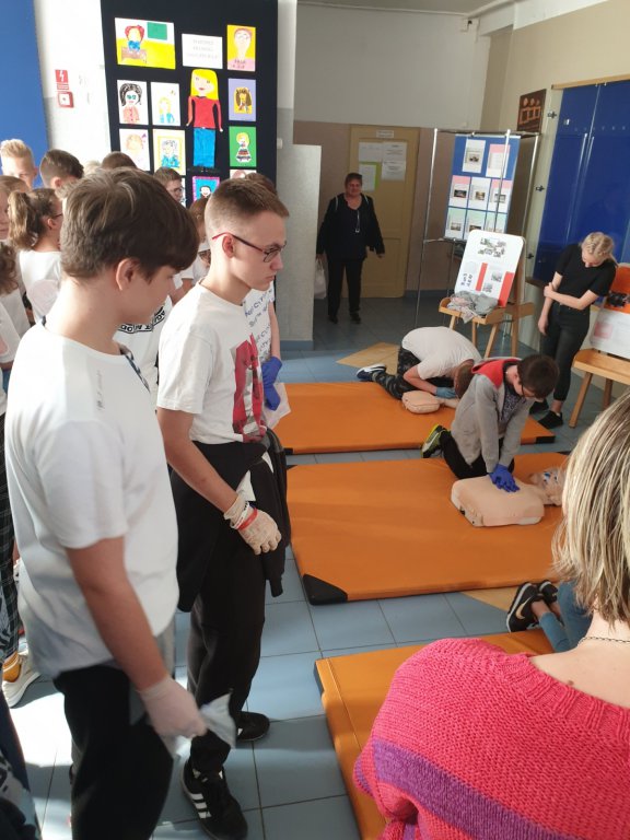 Bili rekord w udzielaniu pierwszej pomocy [16.10.2019] - zdjęcie #11 - eOstroleka.pl