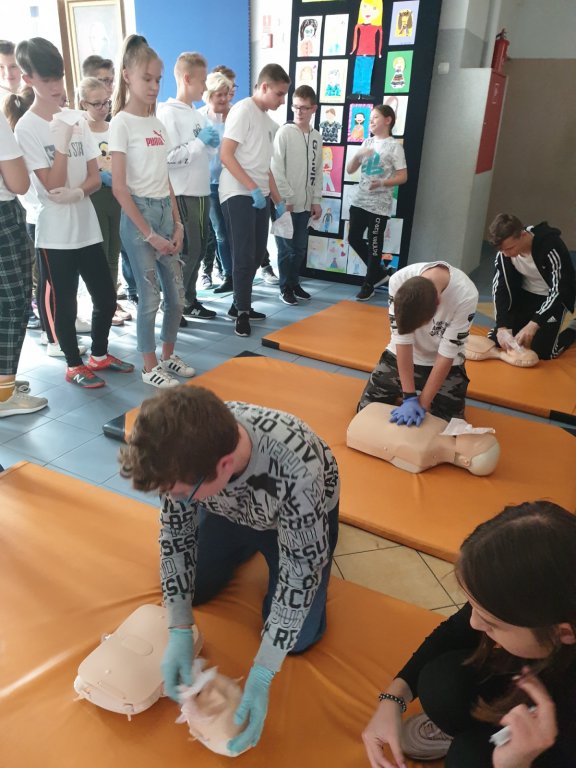 Bili rekord w udzielaniu pierwszej pomocy [16.10.2019] - zdjęcie #15 - eOstroleka.pl