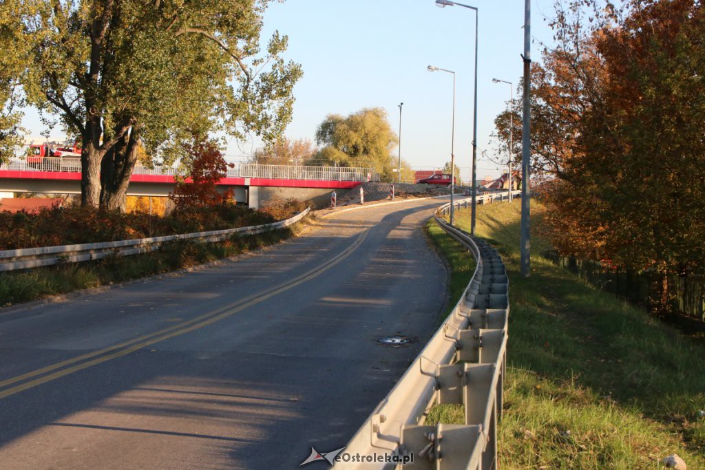 Trwa rozbiórka dróg dojazdowych do mostu tymczasowego [17.10.2019] - zdjęcie #5 - eOstroleka.pl