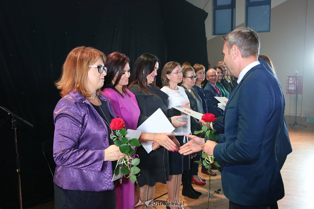 Koncertowy Dzień Nauczyciela [17.10.2019] - zdjęcie #60 - eOstroleka.pl