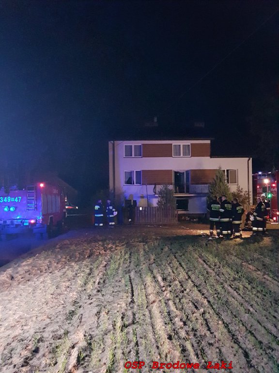 Pożar w Surowem. Jedna osoba trafiła do szpitala [18.10.2019] - zdjęcie #3 - eOstroleka.pl