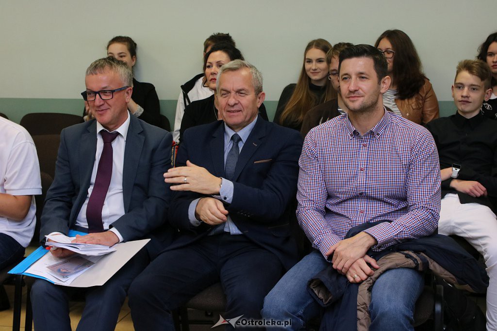 I sesja Młodzieżowej Rady Miasta w Ostrołęce [18.10.2019] - zdjęcie #13 - eOstroleka.pl