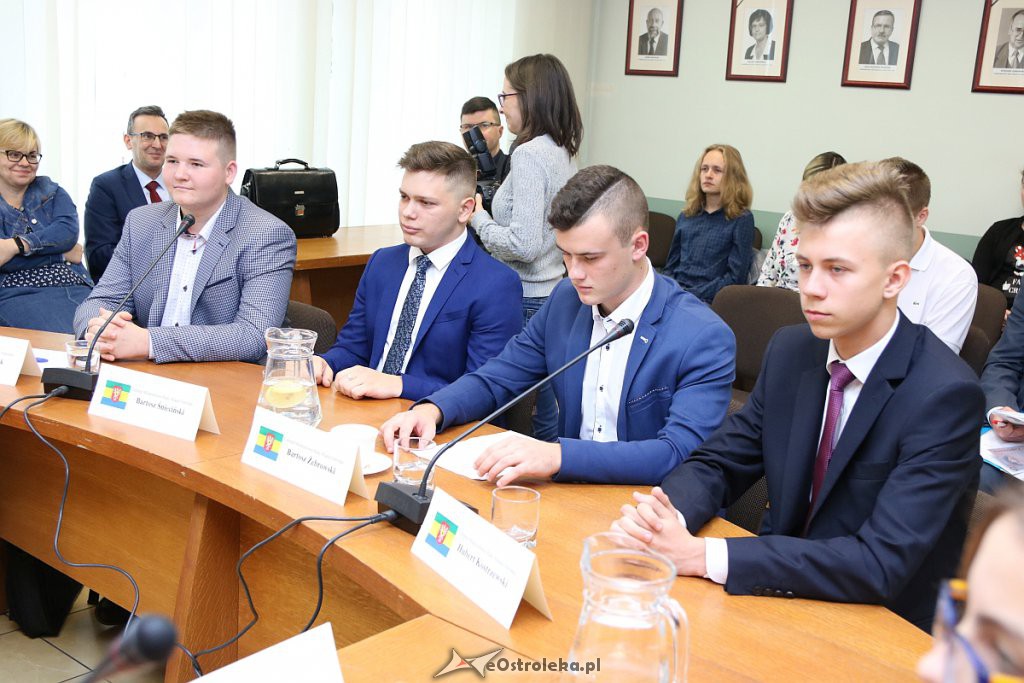 I sesja Młodzieżowej Rady Miasta w Ostrołęce [18.10.2019] - zdjęcie #18 - eOstroleka.pl