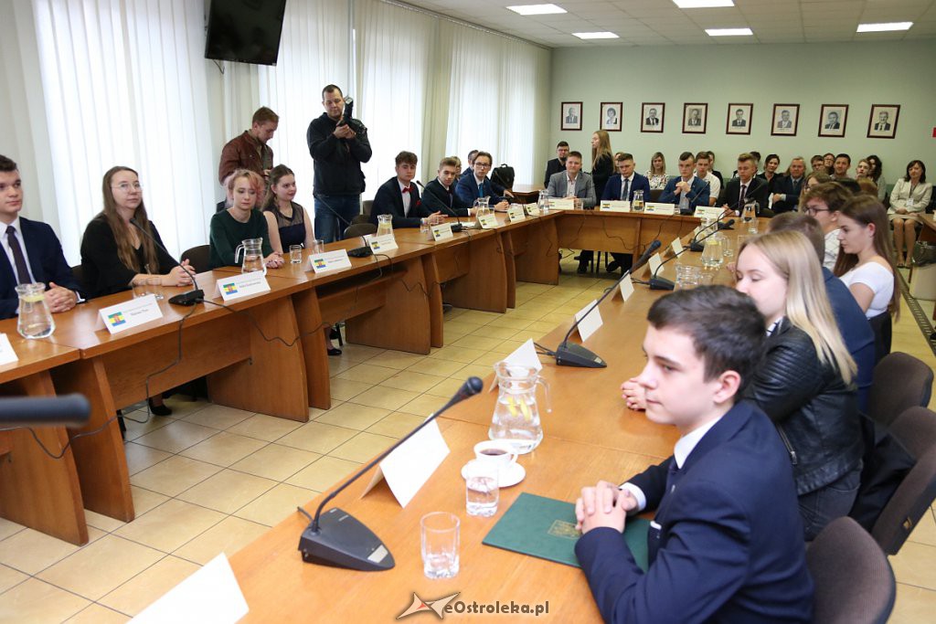 I sesja Młodzieżowej Rady Miasta w Ostrołęce [18.10.2019] - zdjęcie #26 - eOstroleka.pl