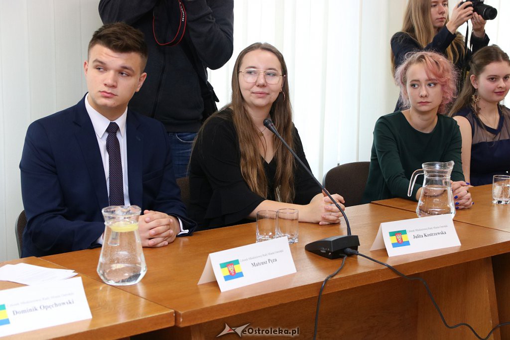 I sesja Młodzieżowej Rady Miasta w Ostrołęce [18.10.2019] - zdjęcie #29 - eOstroleka.pl