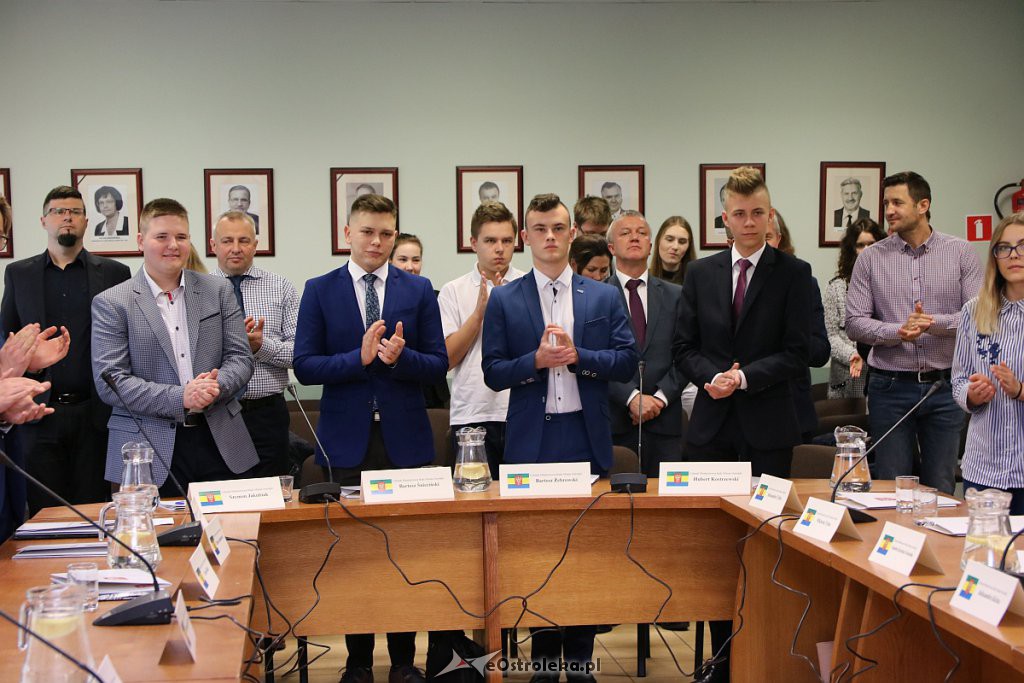 I sesja Młodzieżowej Rady Miasta w Ostrołęce [18.10.2019] - zdjęcie #15 - eOstroleka.pl