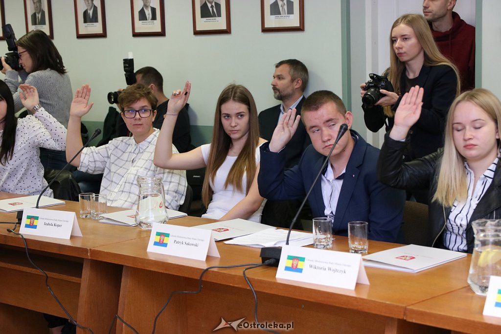 I sesja Młodzieżowej Rady Miasta w Ostrołęce [18.10.2019] - zdjęcie #97 - eOstroleka.pl