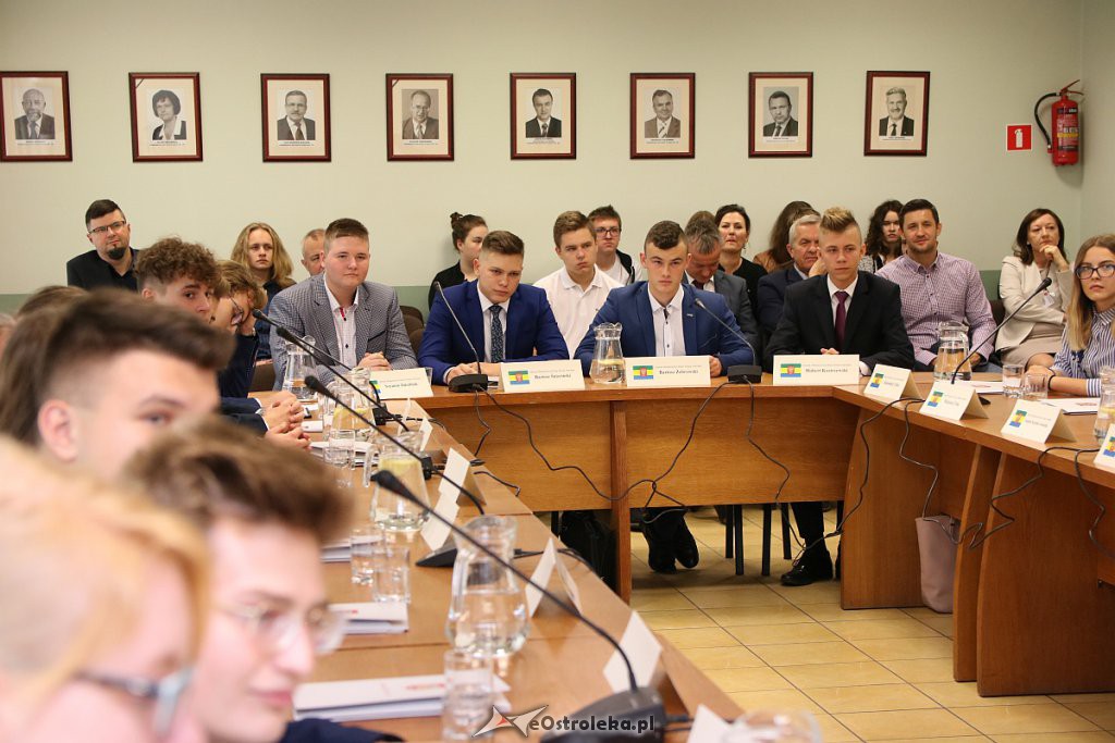 I sesja Młodzieżowej Rady Miasta w Ostrołęce [18.10.2019] - zdjęcie #99 - eOstroleka.pl