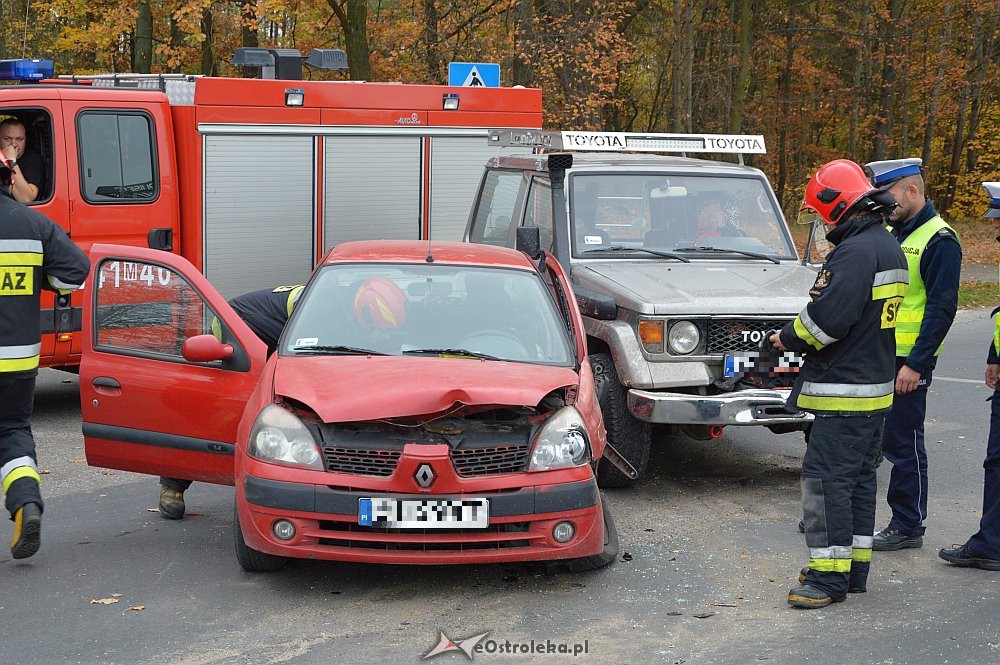 Wypadek na skrzyżowaniu ul. Przemysłowej i Ławskiej [19.10.2019] - zdjęcie #7 - eOstroleka.pl