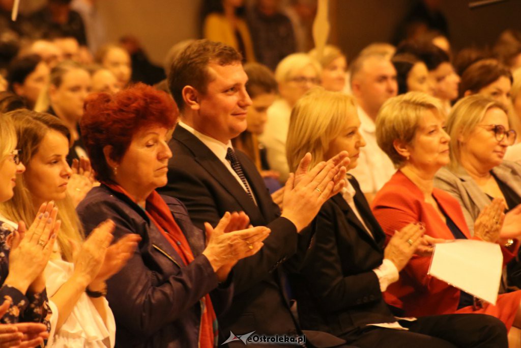 Pasowanie na ucznia w SP nr 10 [22.10.2019] - zdjęcie #109 - eOstroleka.pl