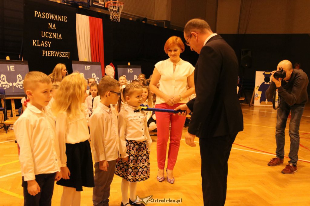 Pasowanie na ucznia w SP nr 10 [22.10.2019] - zdjęcie #100 - eOstroleka.pl
