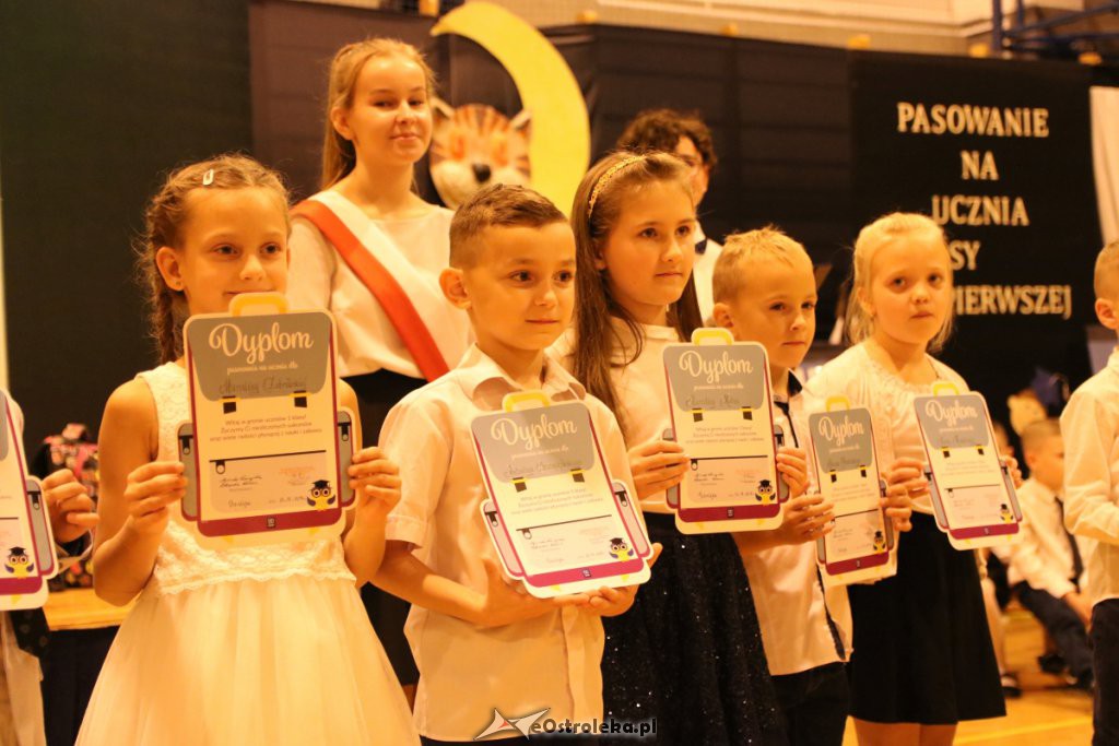 Pasowanie na ucznia w SP nr 10 [22.10.2019] - zdjęcie #85 - eOstroleka.pl
