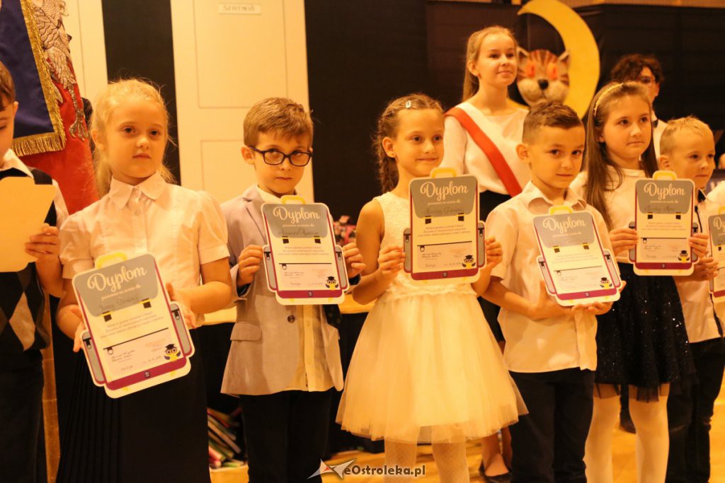 Pasowanie na ucznia w SP nr 10 [22.10.2019] - zdjęcie #83 - eOstroleka.pl