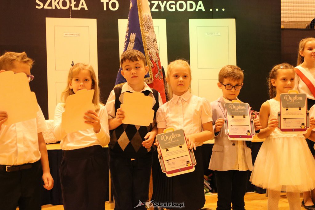 Pasowanie na ucznia w SP nr 10 [22.10.2019] - zdjęcie #82 - eOstroleka.pl