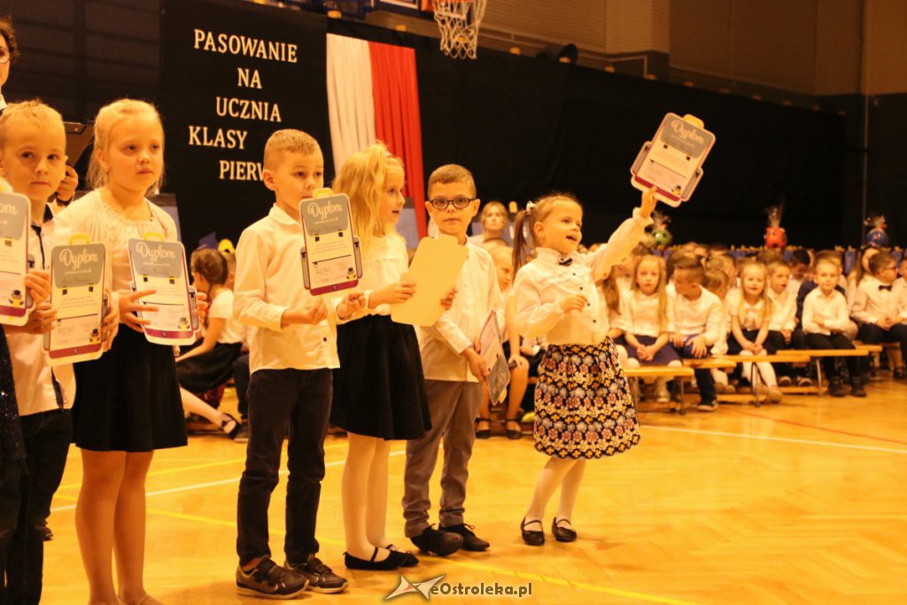 Pasowanie na ucznia w SP nr 10 [22.10.2019] - zdjęcie #81 - eOstroleka.pl