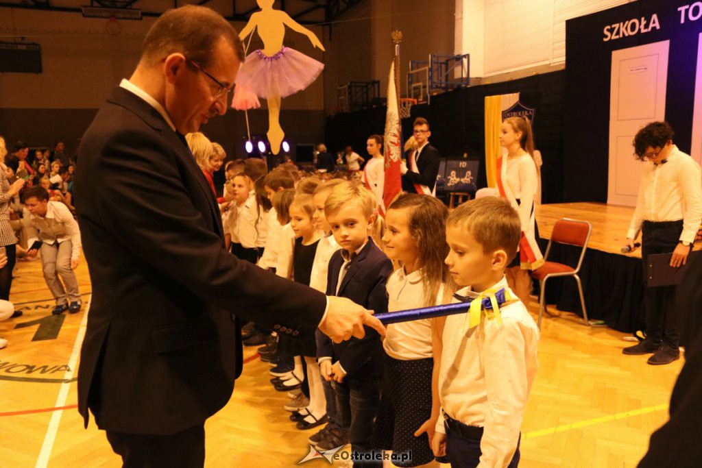 Pasowanie na ucznia w SP nr 10 [22.10.2019] - zdjęcie #56 - eOstroleka.pl