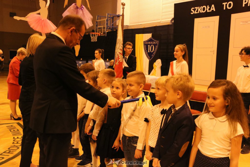 Pasowanie na ucznia w SP nr 10 [22.10.2019] - zdjęcie #51 - eOstroleka.pl