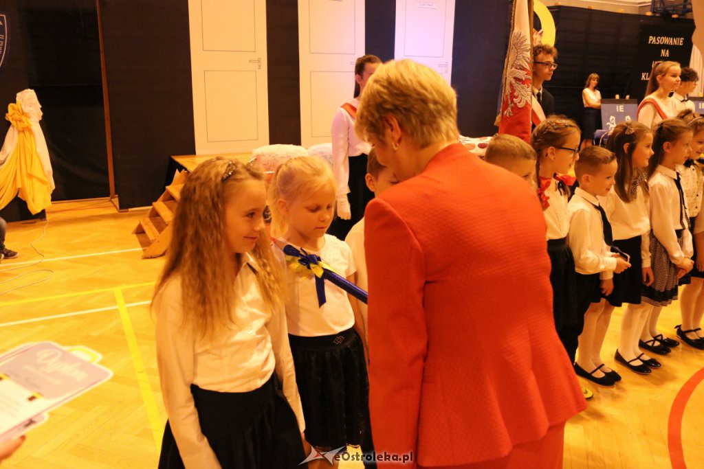 Pasowanie na ucznia w SP nr 10 [22.10.2019] - zdjęcie #46 - eOstroleka.pl