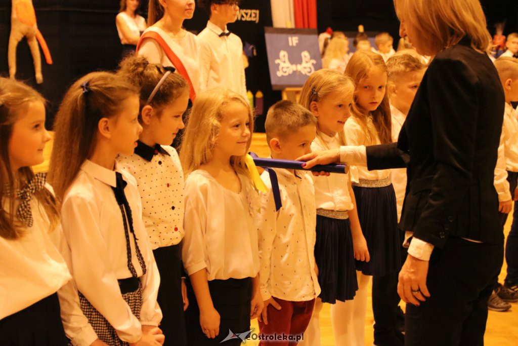 Pasowanie na ucznia w SP nr 10 [22.10.2019] - zdjęcie #45 - eOstroleka.pl