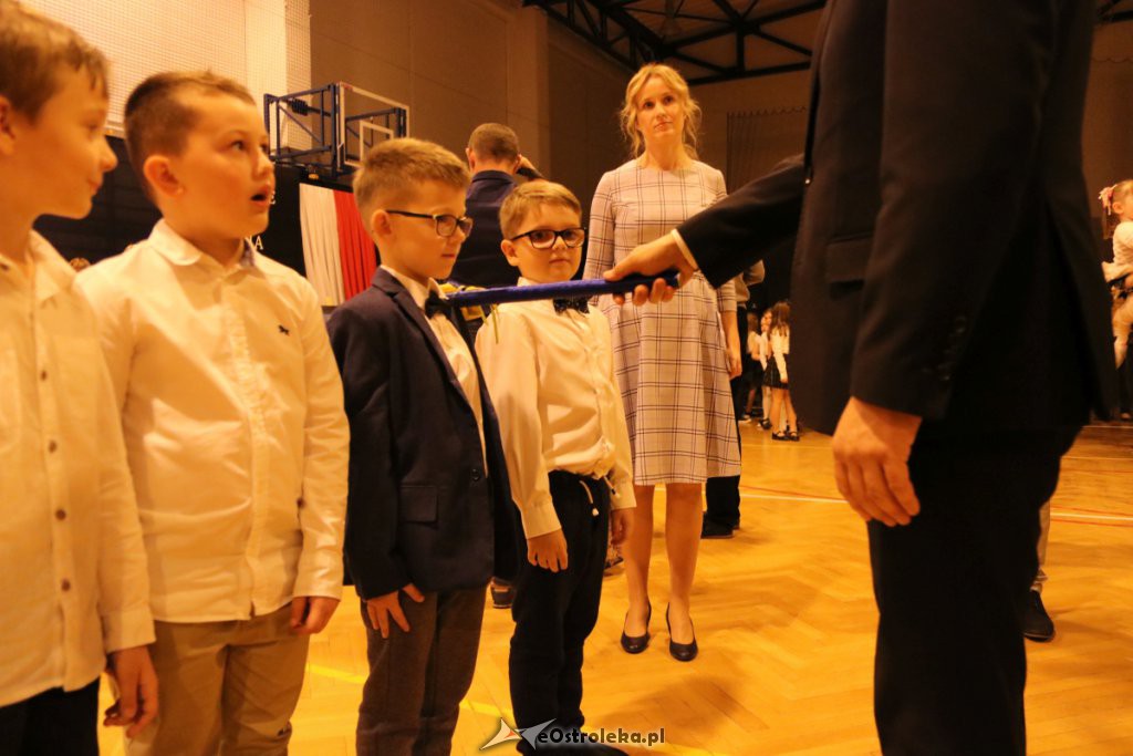 Pasowanie na ucznia w SP nr 10 [22.10.2019] - zdjęcie #9 - eOstroleka.pl